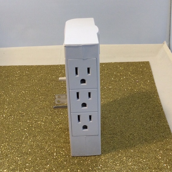 Smart Home space saving 6 outlet power adaptor - Picture 3 of 5